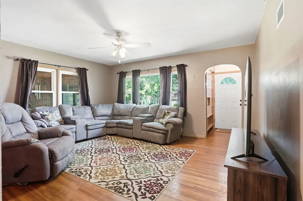 700 Cornwall Avenue Waterloo IA 50702