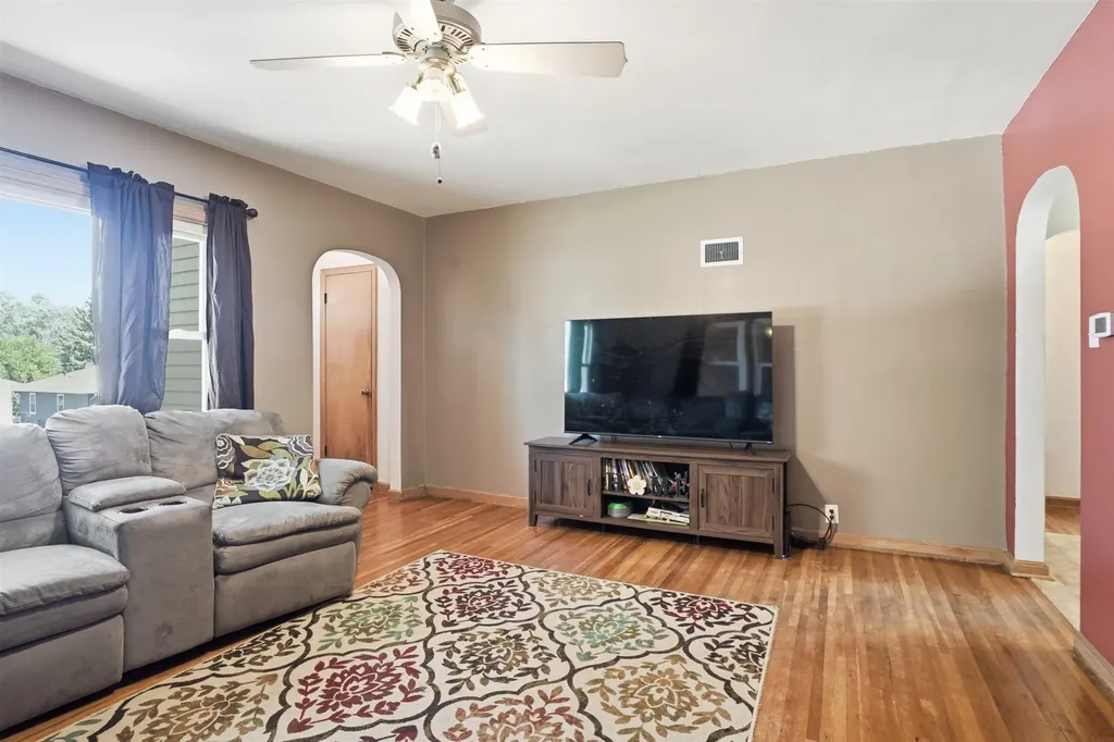 700 Cornwall Avenue Waterloo IA 50702