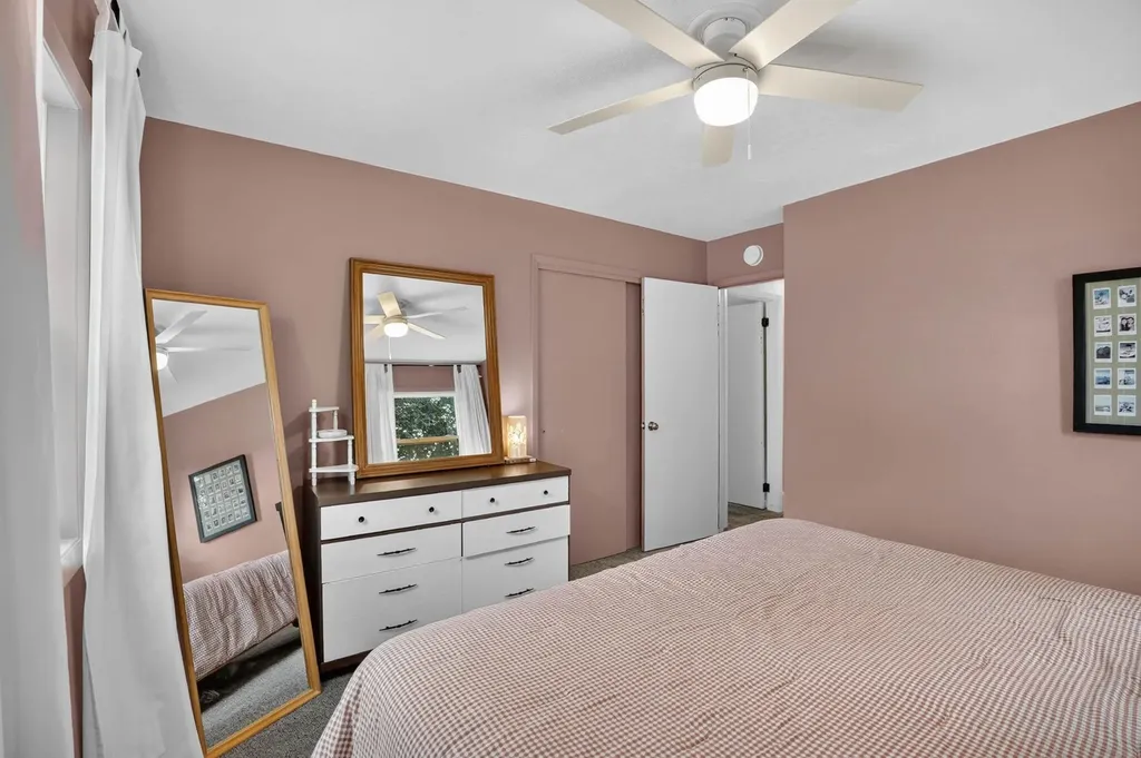 1239 Wren Road Waterloo IA 50701