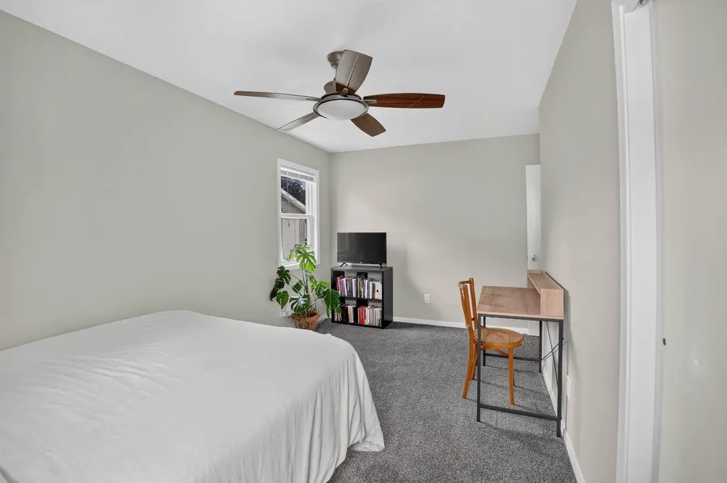 1239 Wren Road Waterloo IA 50701