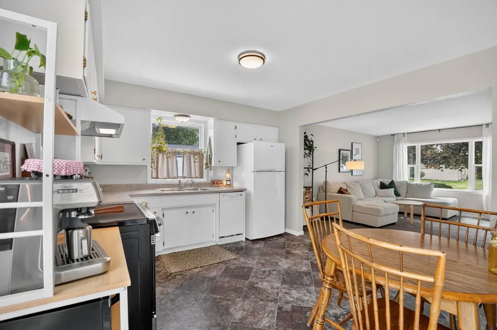 1239 Wren Road Waterloo IA 50701