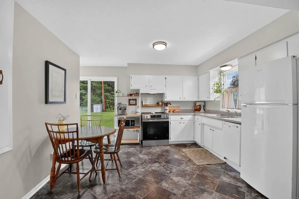 1239 Wren Road Waterloo IA 50701