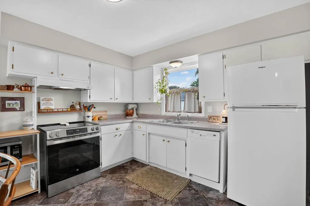 1239 Wren Road Waterloo IA 50701