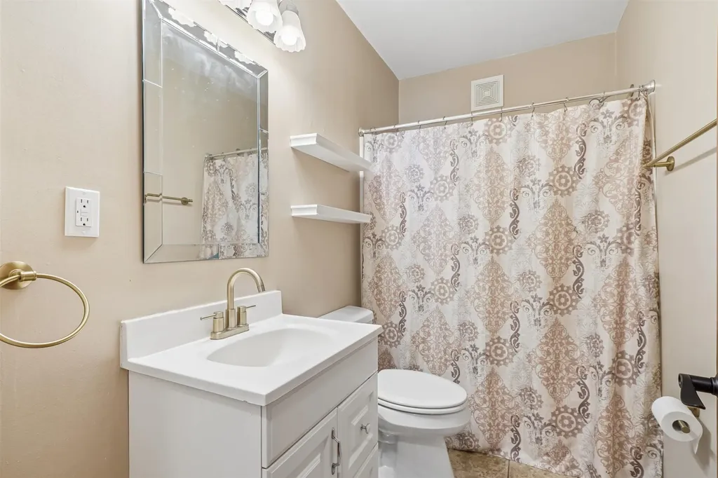 1001 Kimball Avenue Waterloo IA 50702