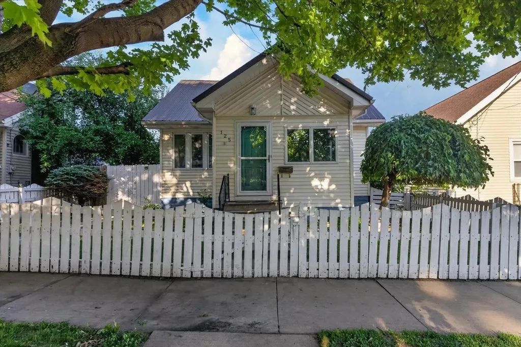 125 Linwood Street Waterloo IA 50702