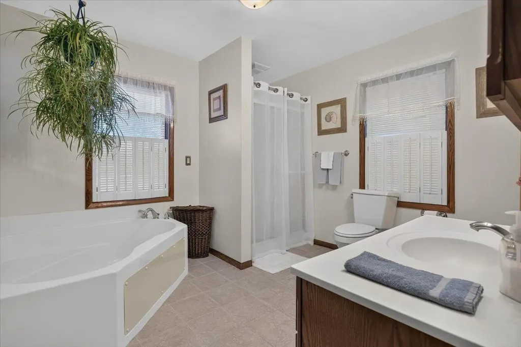 125 Linwood Street Waterloo IA 50702