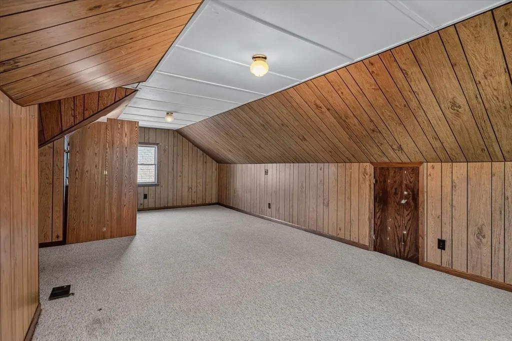 125 Linwood Street Waterloo IA 50702
