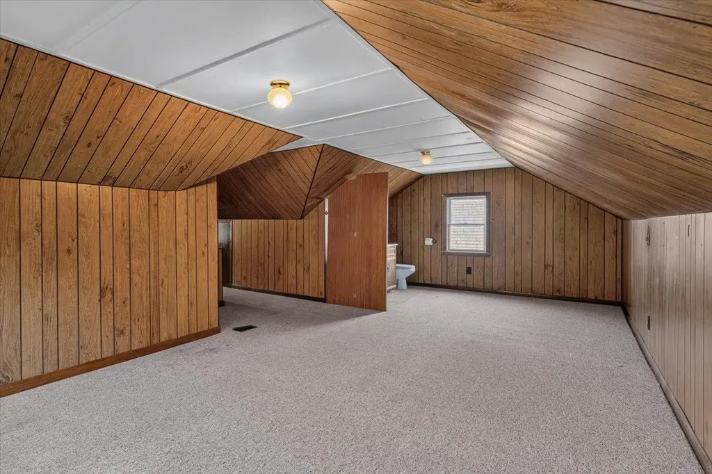 125 Linwood Street Waterloo IA 50702