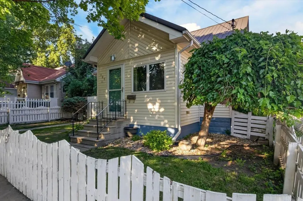 125 Linwood Street Waterloo IA 50702