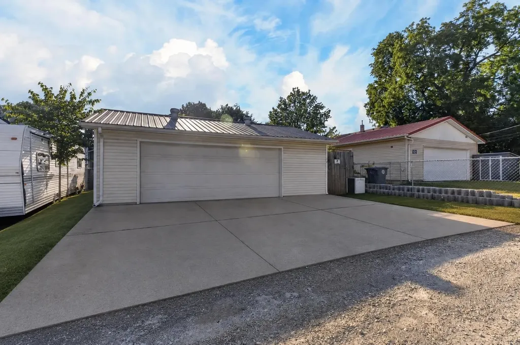 125 Linwood Street Waterloo IA 50702