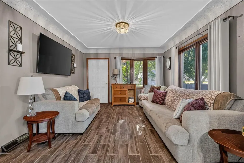 125 Linwood Street Waterloo IA 50702