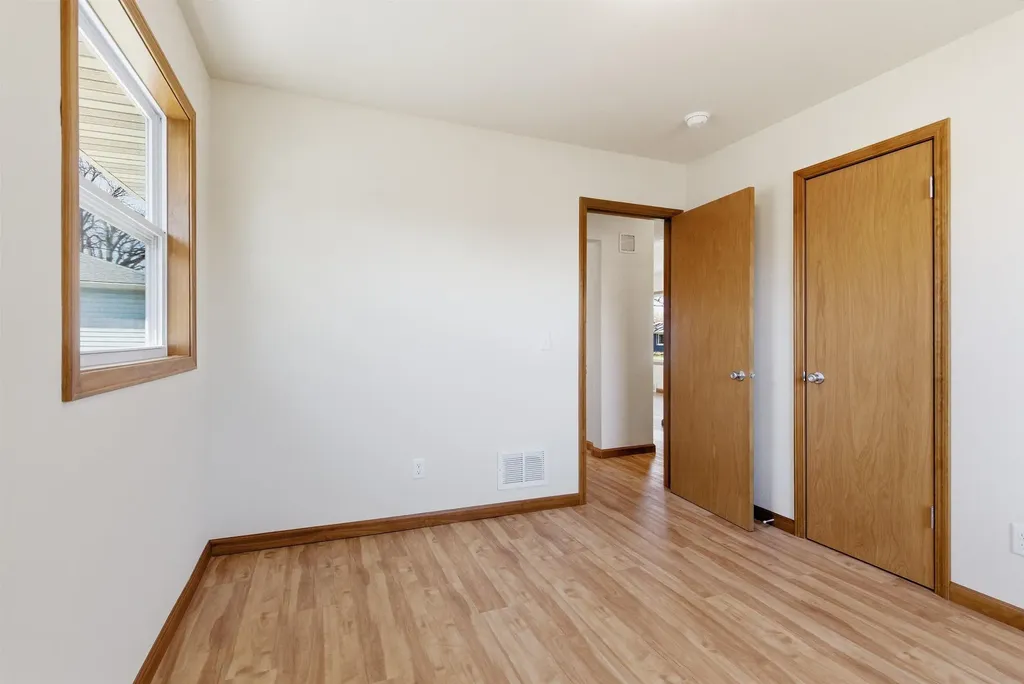 1811 Sager Avenue Waterloo IA 50701