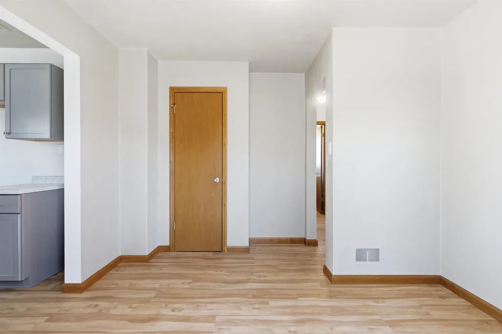 1811 Sager Avenue Waterloo IA 50701
