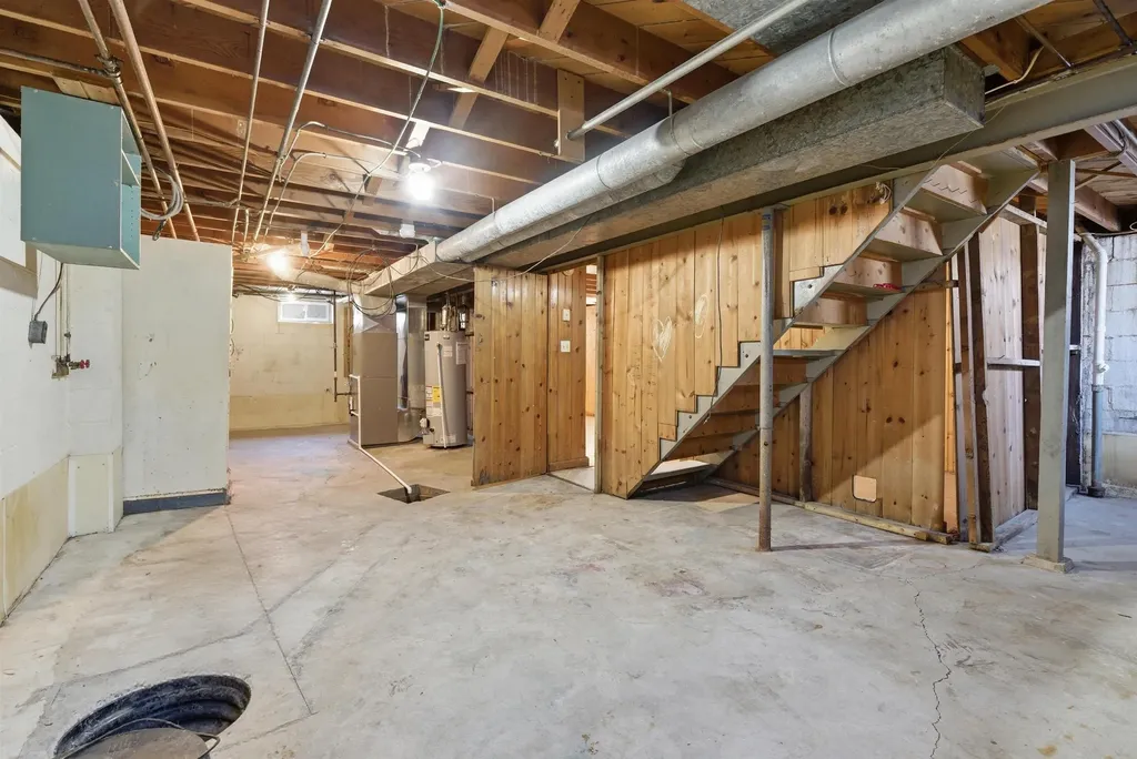 1811 Sager Avenue Waterloo IA 50701