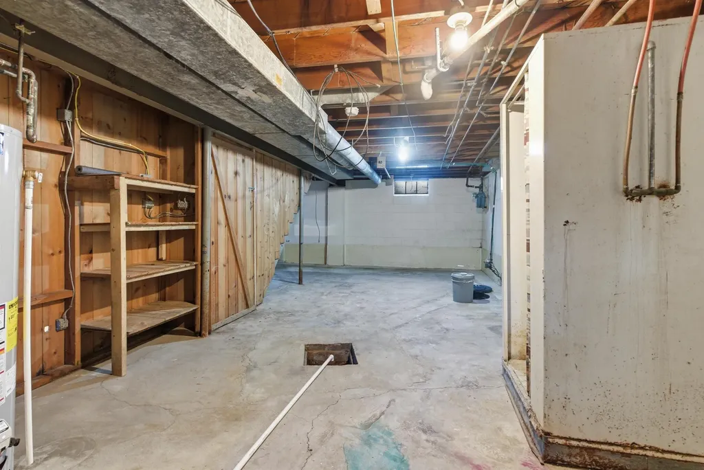 1811 Sager Avenue Waterloo IA 50701