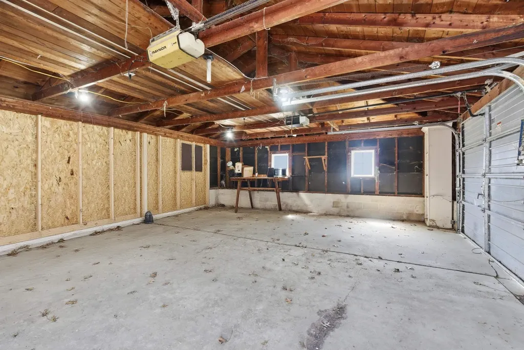 1811 Sager Avenue Waterloo IA 50701