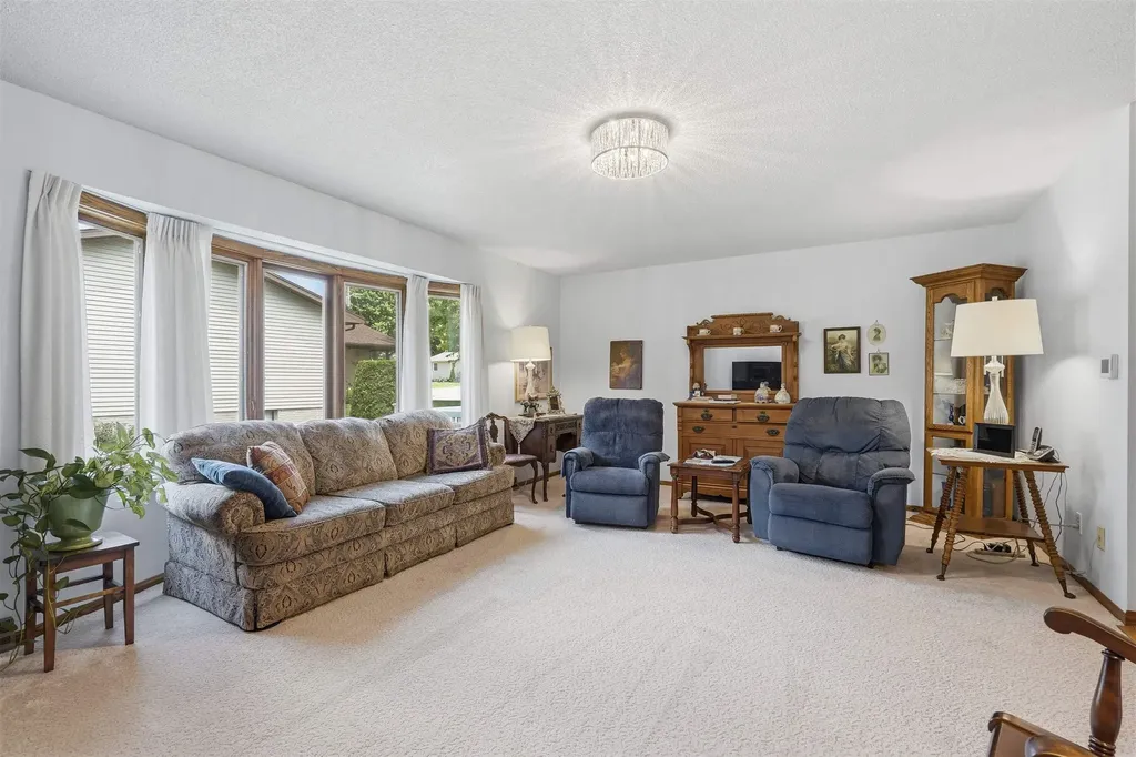 1210 NE 4th Street Independence IA 50644
