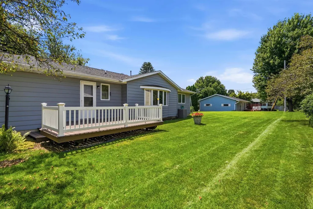 1210 NE 4th Street Independence IA 50644