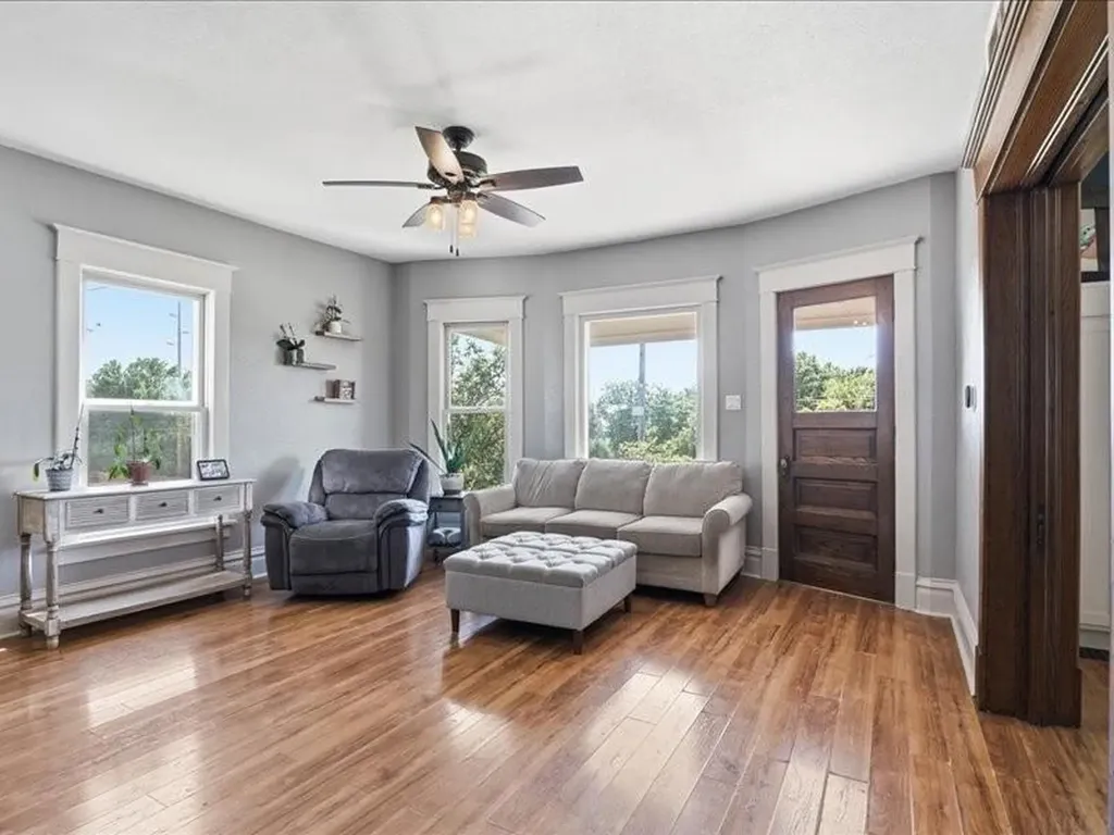 4245 W 4th Street Waterloo IA 50701