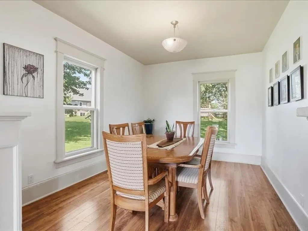 4245 W 4th Street Waterloo IA 50701