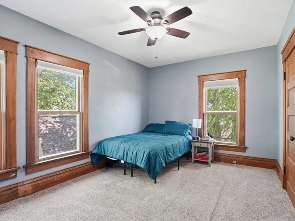 4245 W 4th Street Waterloo IA 50701