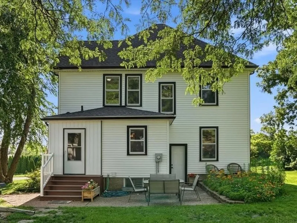 4245 W 4th Street Waterloo IA 50701