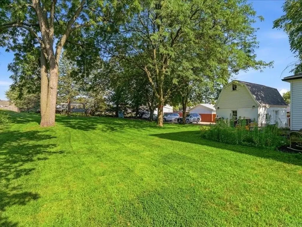4245 W 4th Street Waterloo IA 50701