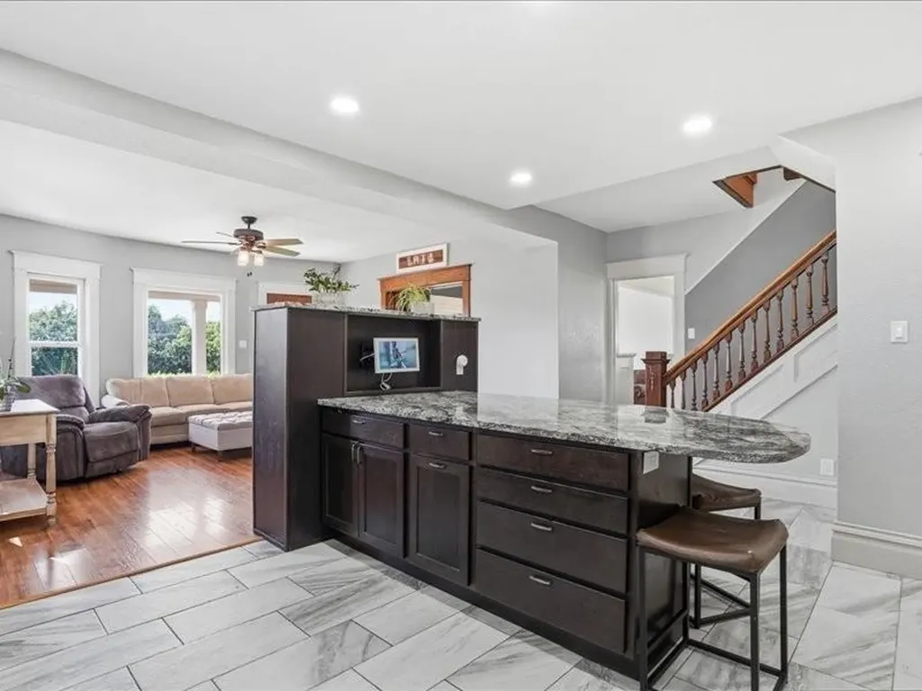 4245 W 4th Street Waterloo IA 50701
