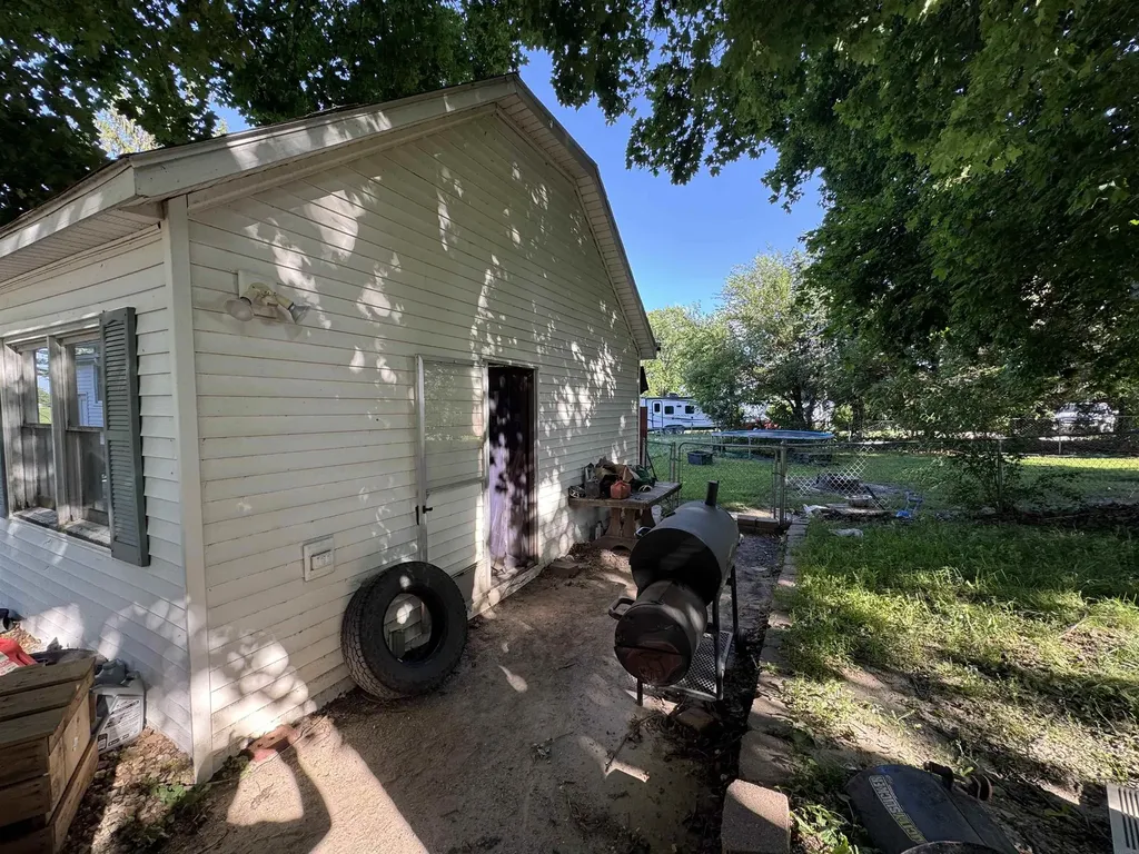 15469 County Home Road E23 Anamosa IA 52205