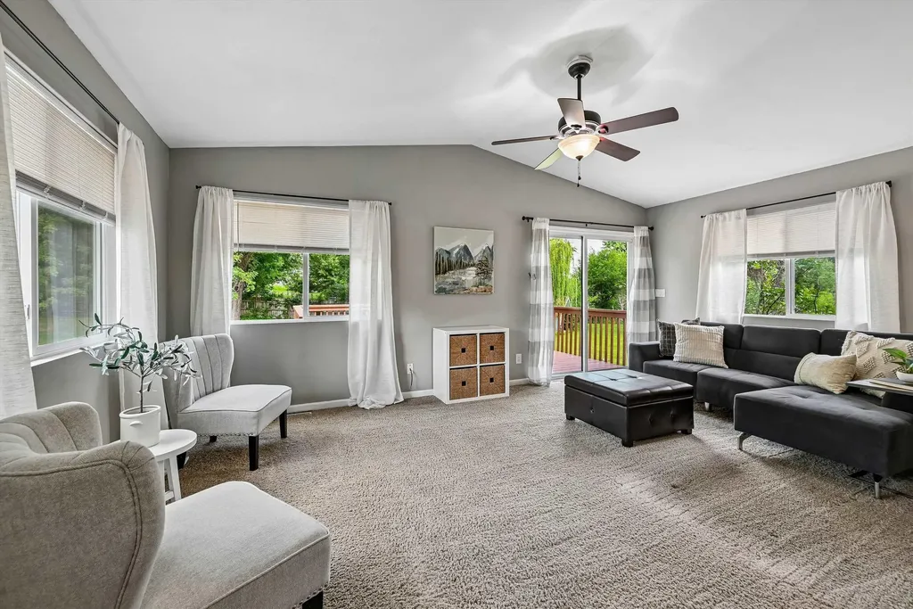 3729 NE Northwood Drive Cedar Rapids IA 52402