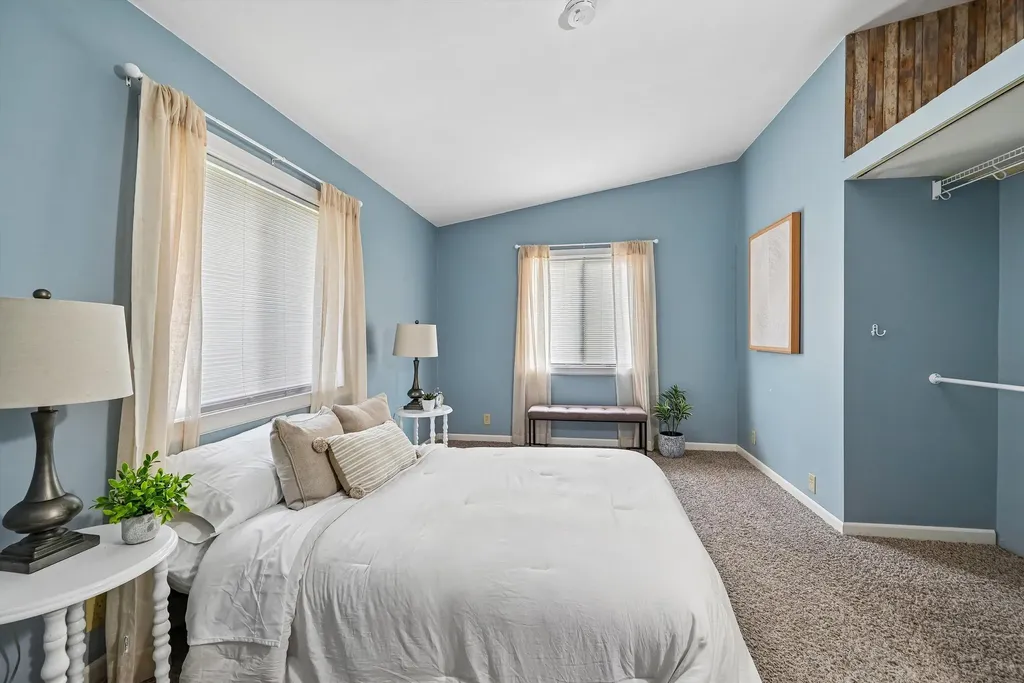 3729 NE Northwood Drive Cedar Rapids IA 52402