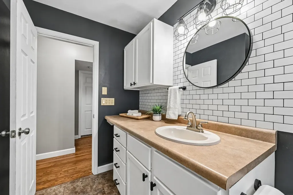 3729 NE Northwood Drive Cedar Rapids IA 52402