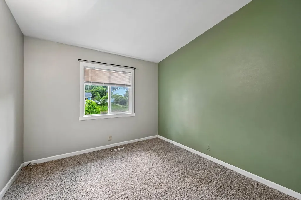 3729 NE Northwood Drive Cedar Rapids IA 52402
