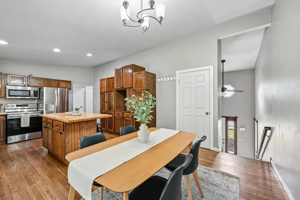 3729 NE Northwood Drive Cedar Rapids IA 52402