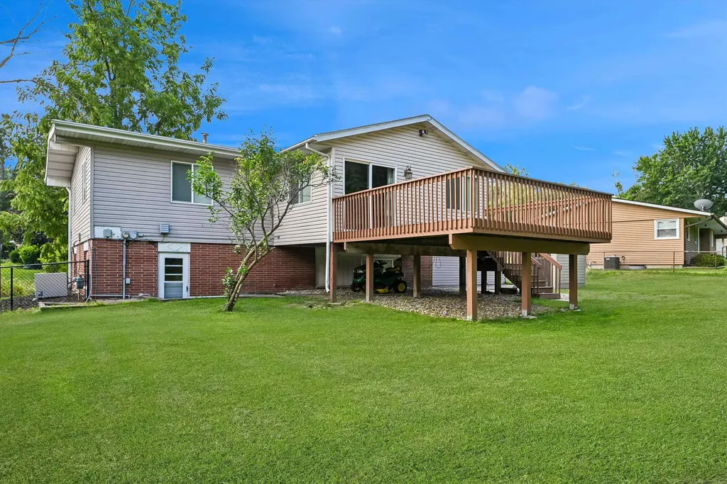 3729 NE Northwood Drive Cedar Rapids IA 52402