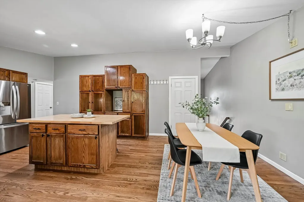 3729 NE Northwood Drive Cedar Rapids IA 52402