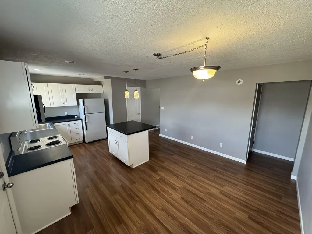 1419 W 2nd Street Cedar Falls IA 50613