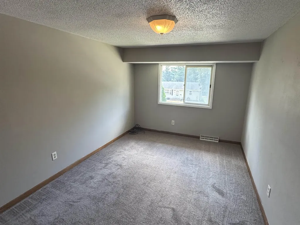 1419 W 2nd Street Cedar Falls IA 50613