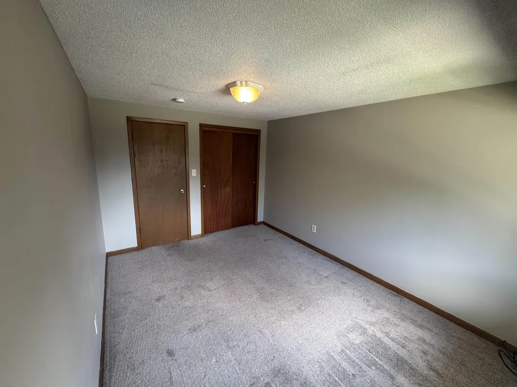 1419 W 2nd Street Cedar Falls IA 50613