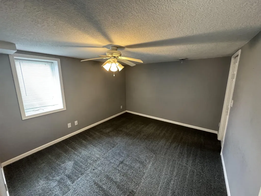 1419 W 2nd Street Cedar Falls IA 50613
