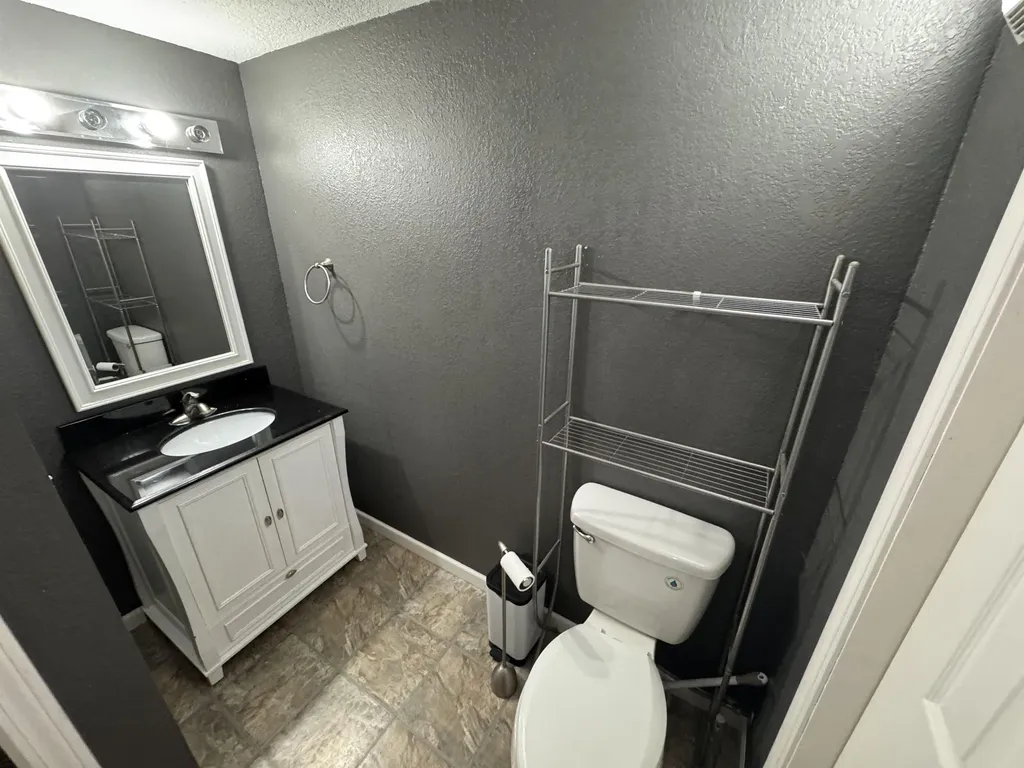 1419 W 2nd Street Cedar Falls IA 50613