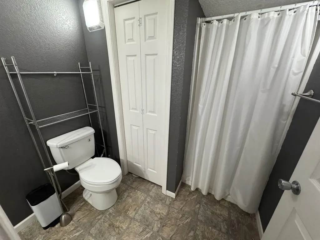 1419 W 2nd Street Cedar Falls IA 50613