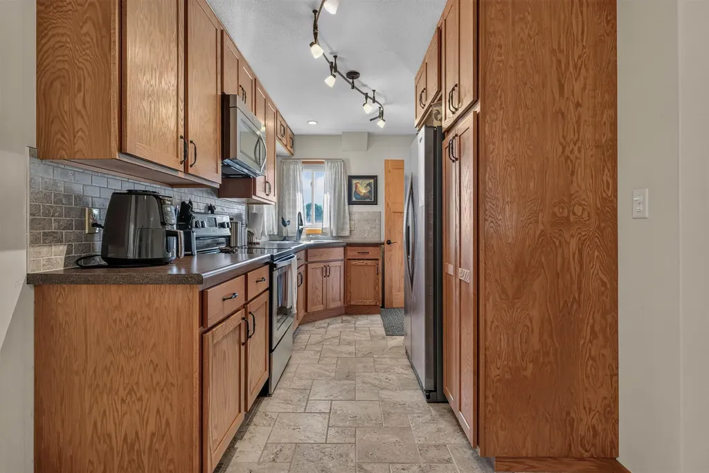 1030 Downing Avenue Waterloo IA 50701