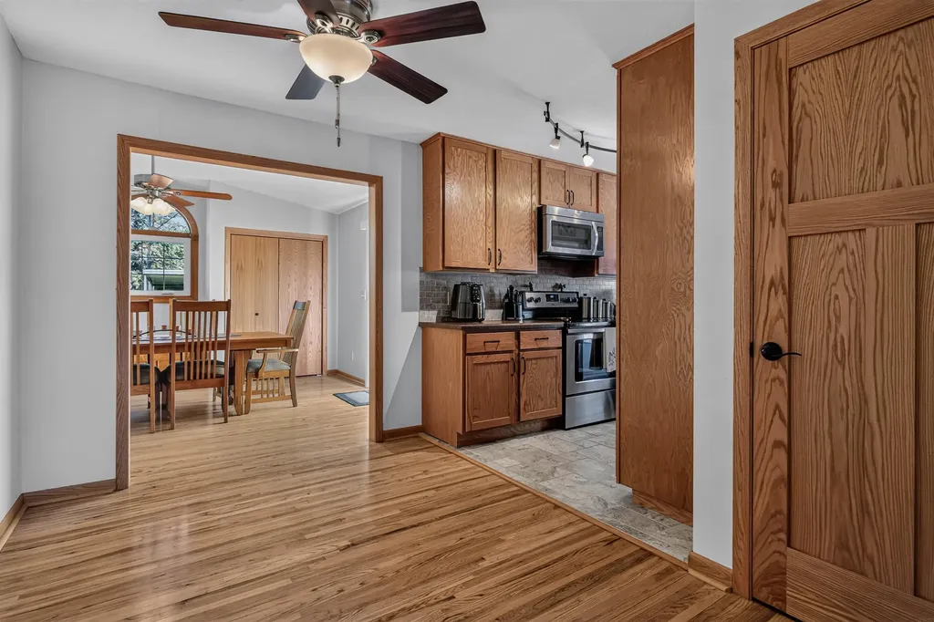 1030 Downing Avenue Waterloo IA 50701
