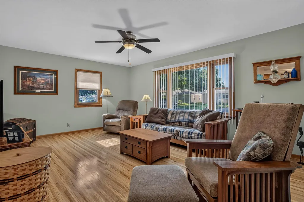 1030 Downing Avenue Waterloo IA 50701