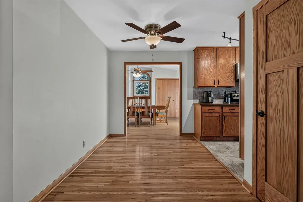 1030 Downing Avenue Waterloo IA 50701