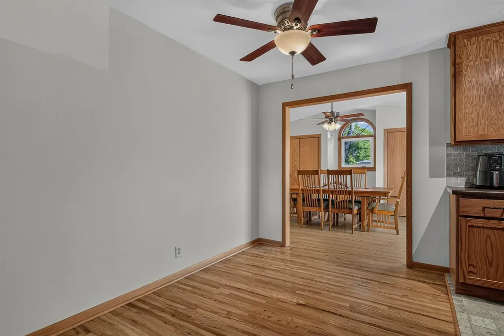 1030 Downing Avenue Waterloo IA 50701
