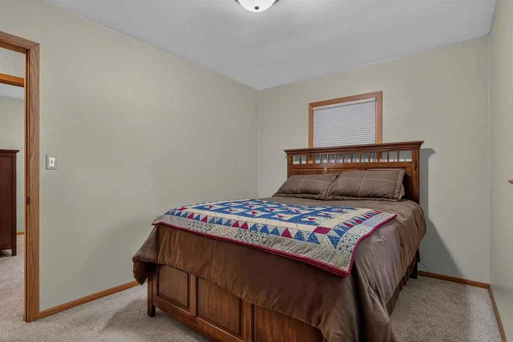 1030 Downing Avenue Waterloo IA 50701