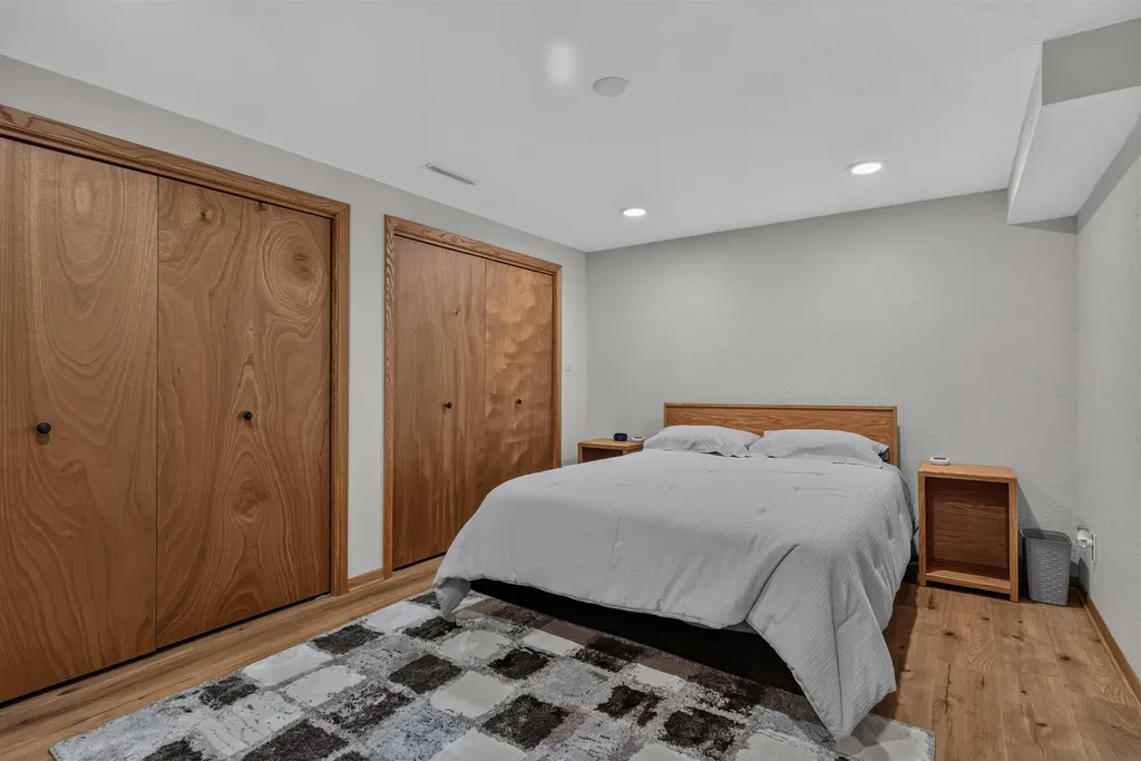 1030 Downing Avenue Waterloo IA 50701