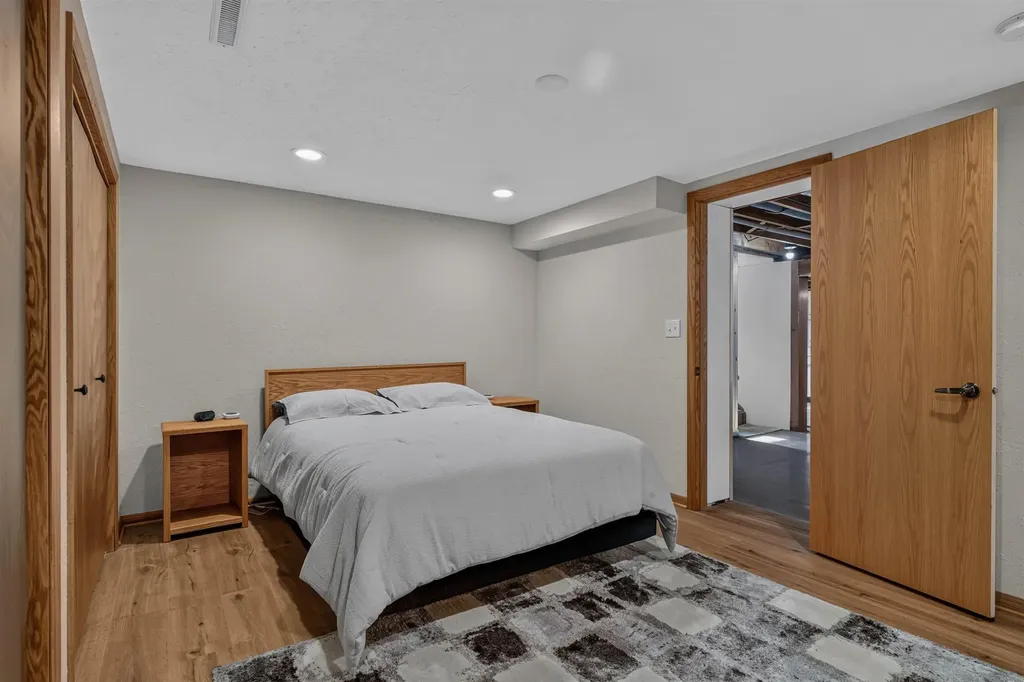 1030 Downing Avenue Waterloo IA 50701